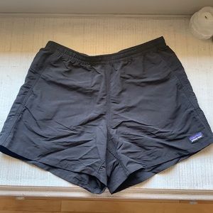 Patagonia Women’s Baggies 5” size M black